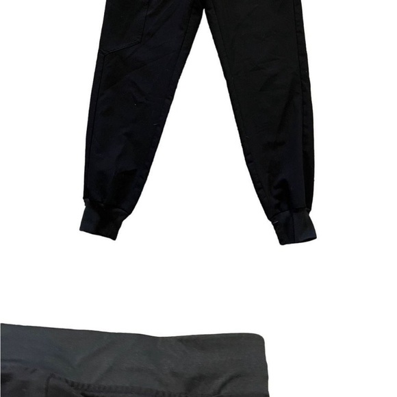 Figs black scrub pants jogger xs . Like new condition - Picture 2 of 3